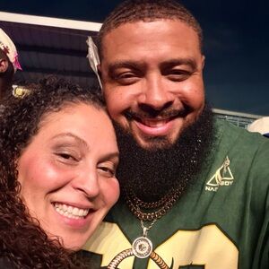 Meet your Posher, Damayra